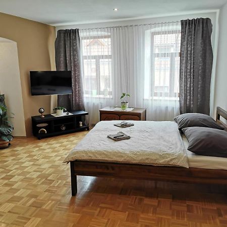 Apartman Antoninska Зноймо Экстерьер фото